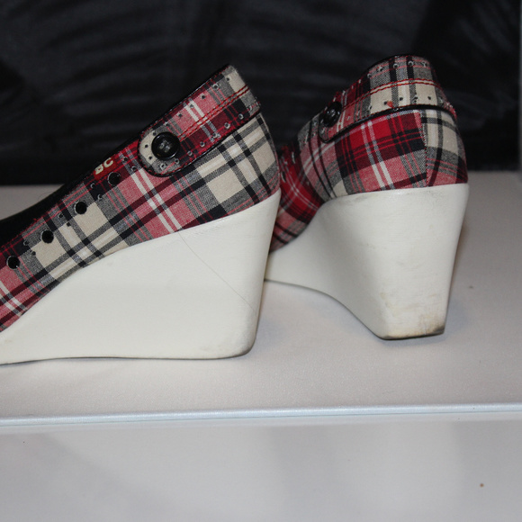 BC Footwear Plaid Open Toe Wedge Shoes - Picture 7 of 7